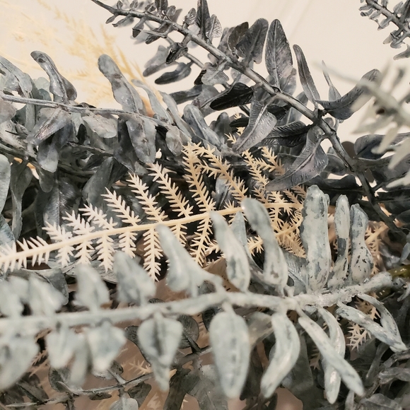 20 inch Coastal Fern White Willow Wreath Everyday Blue and Cream Home Decor - Picture 4 of 4